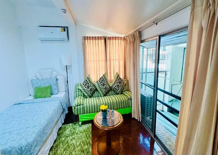 Ree House Sukhumvit Adults Only Near Mrt
