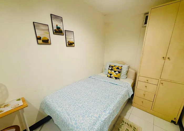 Ree House Sukhumvit Adults Only Near Mrt 3* 방콕