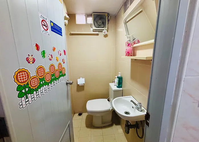 게스트하우스 Ree House Sukhumvit Adults Only Near Mrt 방콕