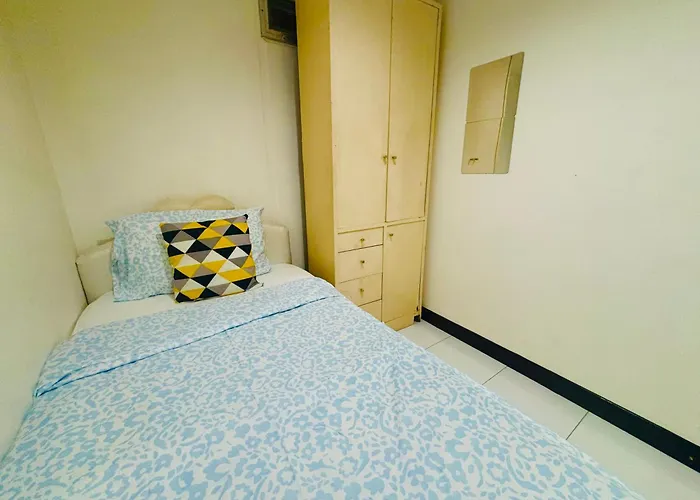 Ree House Sukhumvit Adults Only Near Mrt