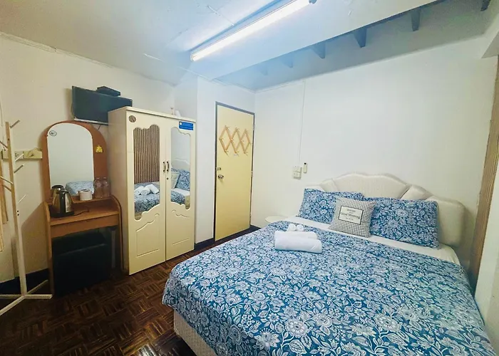 게스트하우스 Ree House Sukhumvit Adults Only Near Mrt 3*