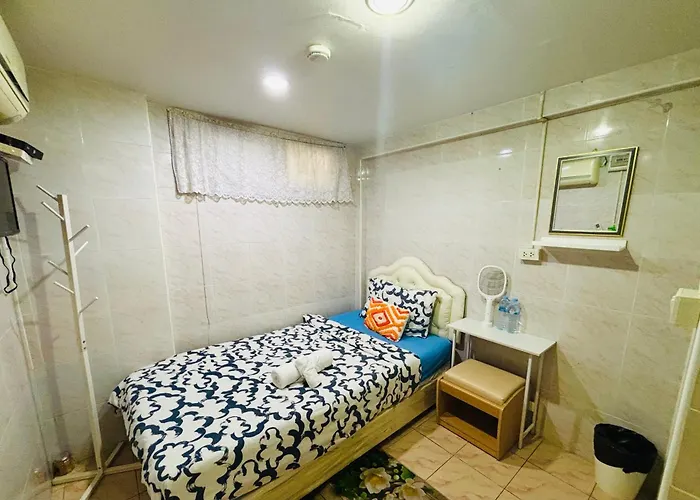 Ree House Sukhumvit Adults Only Near Mrt 방콕