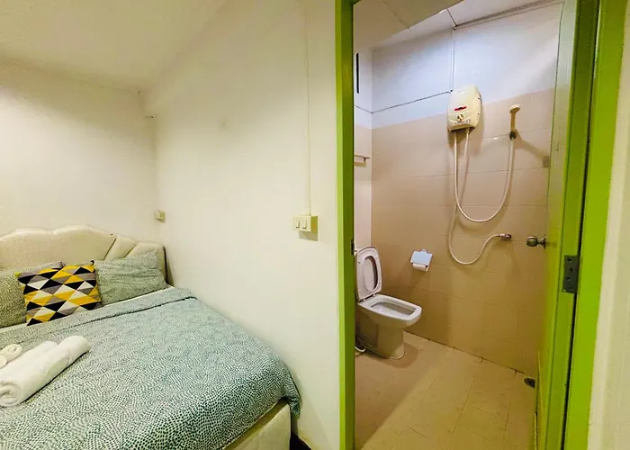 Ree House Sukhumvit Adults Only Near Mrt 3*